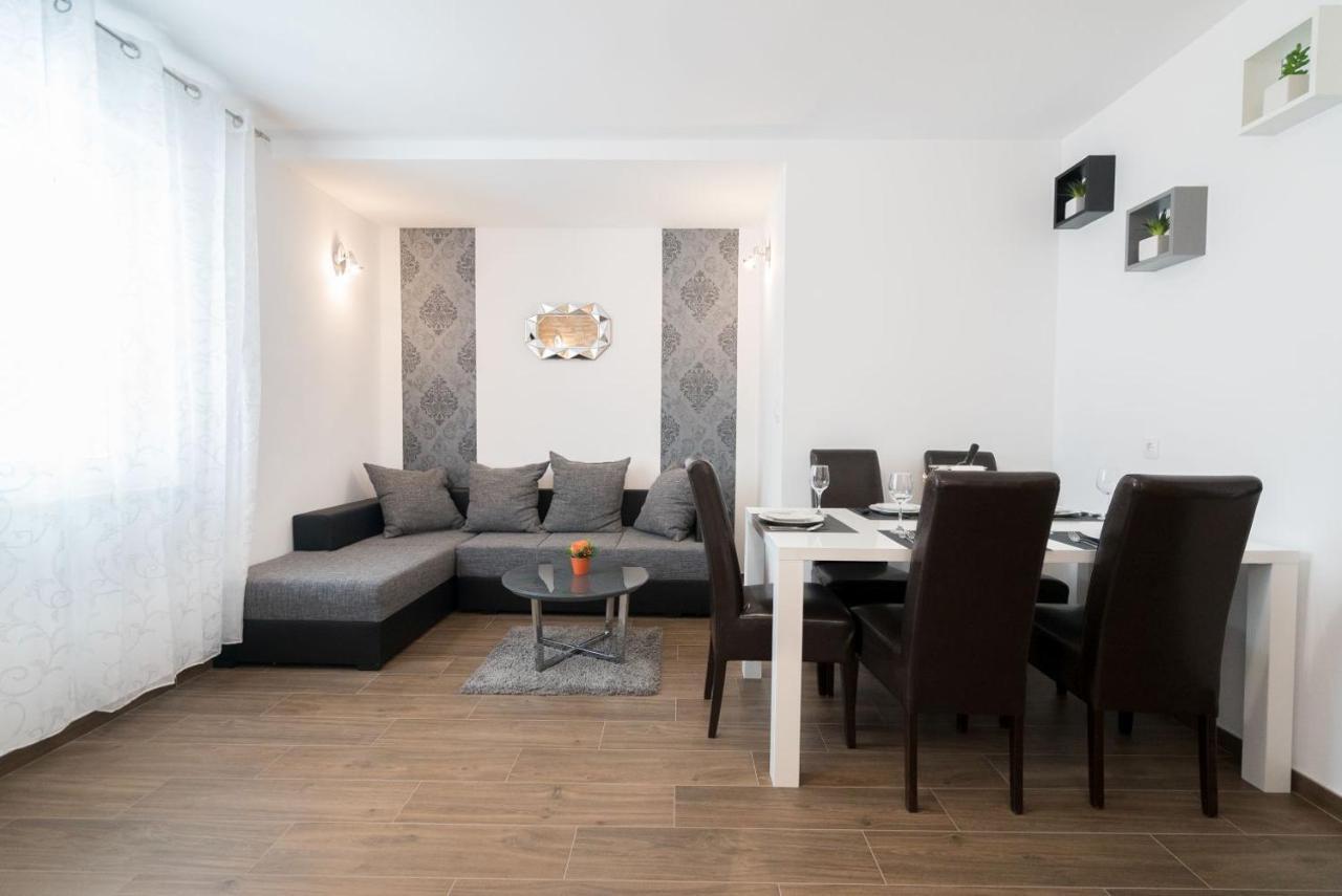 Apartment Anteo Free Parking Split Exteriör bild