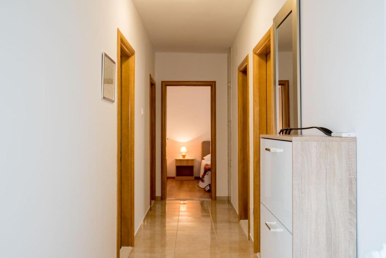 Apartment Anteo Free Parking Split Exteriör bild